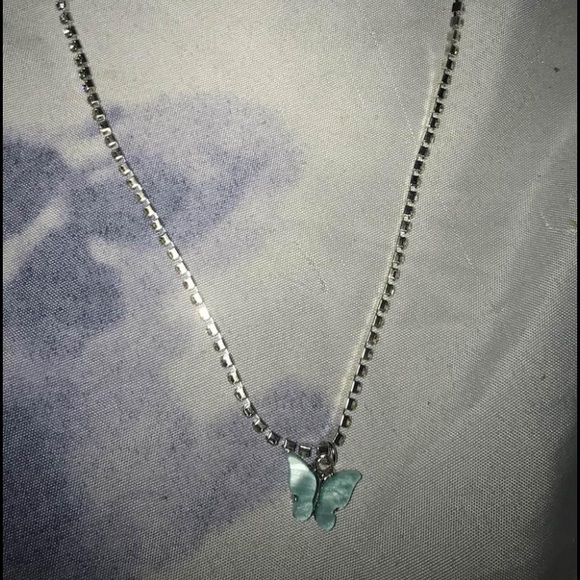 Lot of Necklaces - Picture 2 of 4